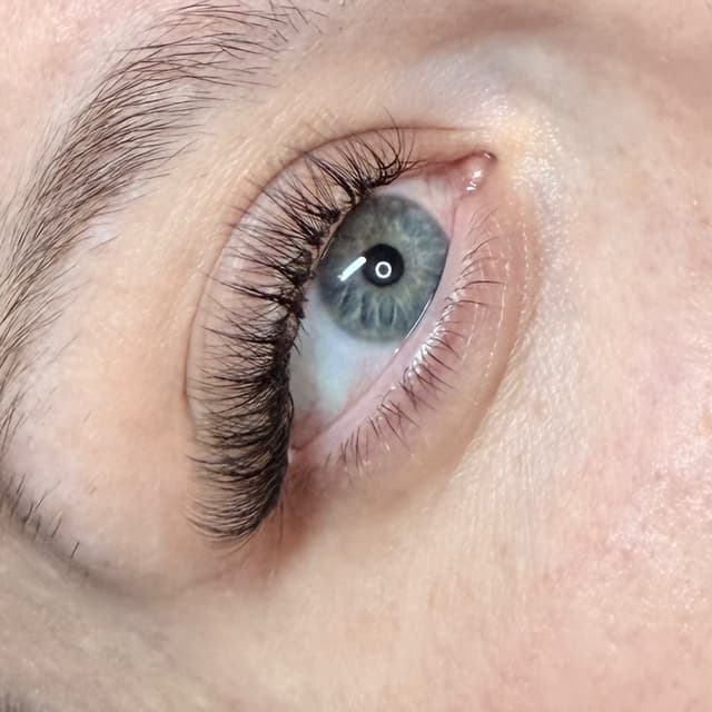 Hybrid lash extension membership at Pure Artistry By Leanna in Palatka, FL